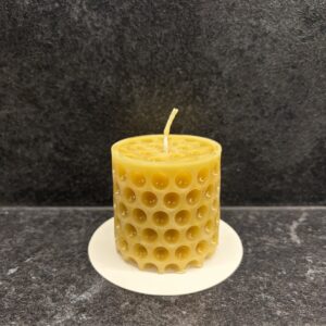 Mesilasvahast küünal "Täpid"