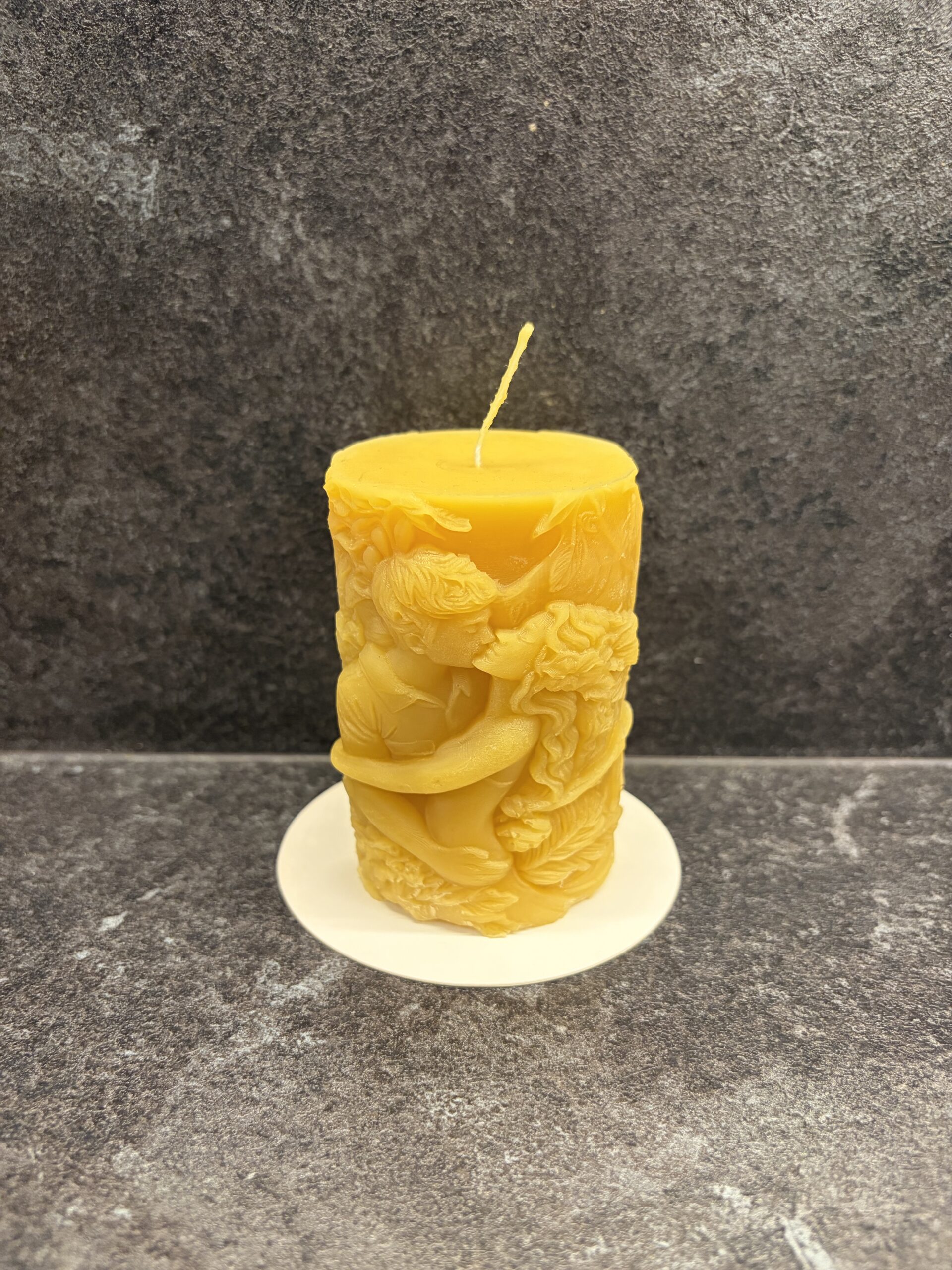 Mesilasvahast küünal "Romantika"