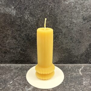 Mesilasvahast küünal "Sammas"