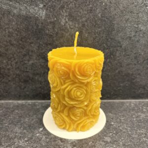 Mesilasvahast küünal "Roosid"