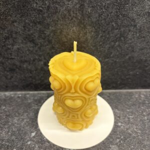 Mesilasvahast küünal "Südamed"