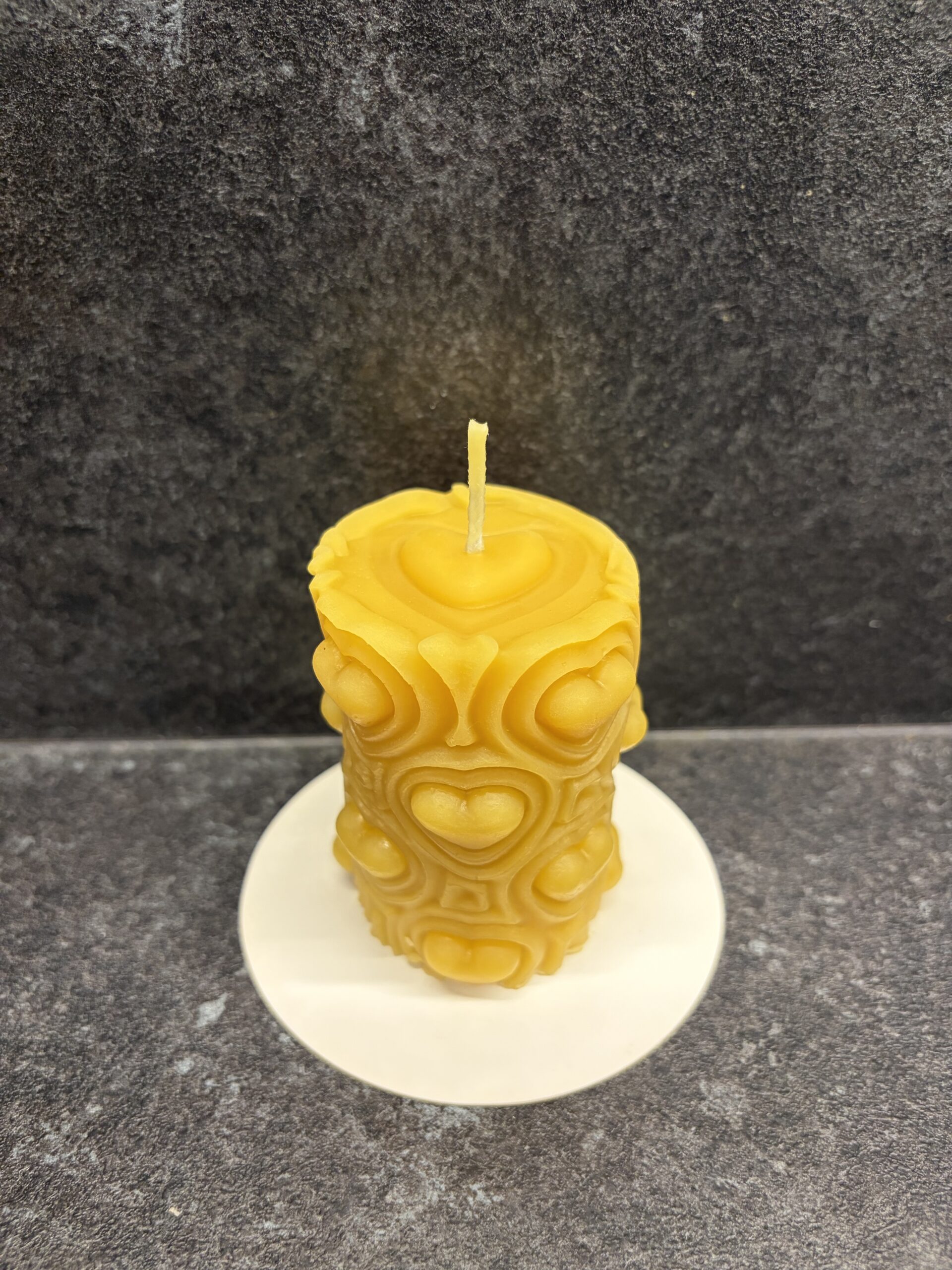 Mesilasvahast küünal "Südamed"