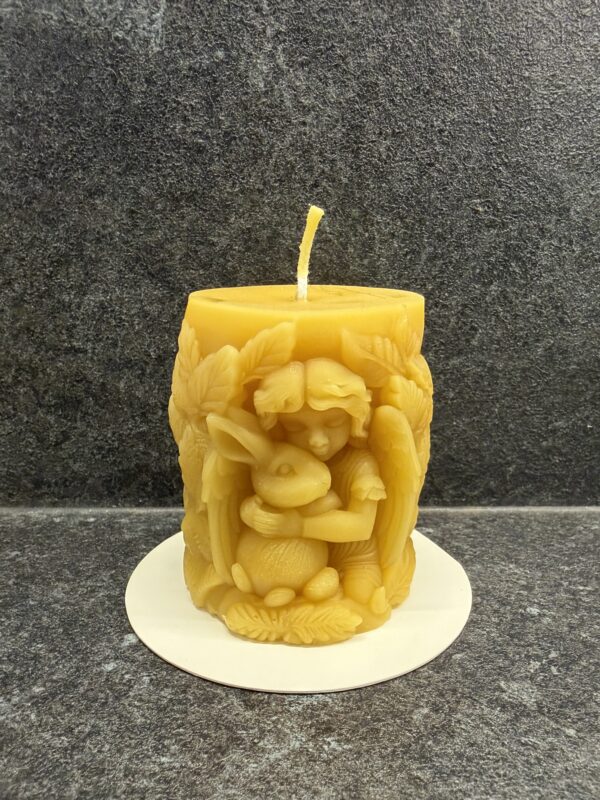 "Hoidja ingel" - Mesilasvahast küünal