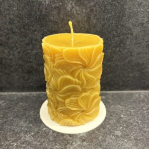 Mesilasvahast küünal "Õied"