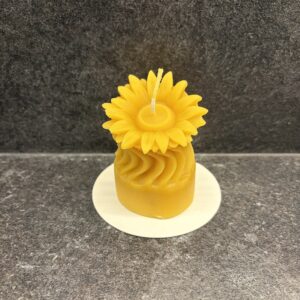 Mesilasvahast küünal "Päevalill"