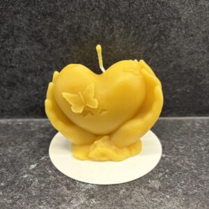 Mesilasvahast küünal "Hoitud süda"