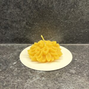 Mesilasvahast küünal "Lillekesed"