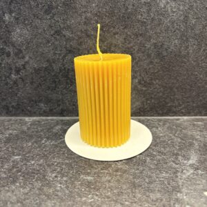 "Kaunis" - Mesilasvahast küünal