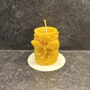 "Liblikas" - Mesilasvahast küünal