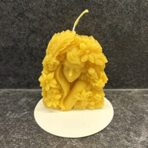 "Naine" - Mesilasvahast küünal