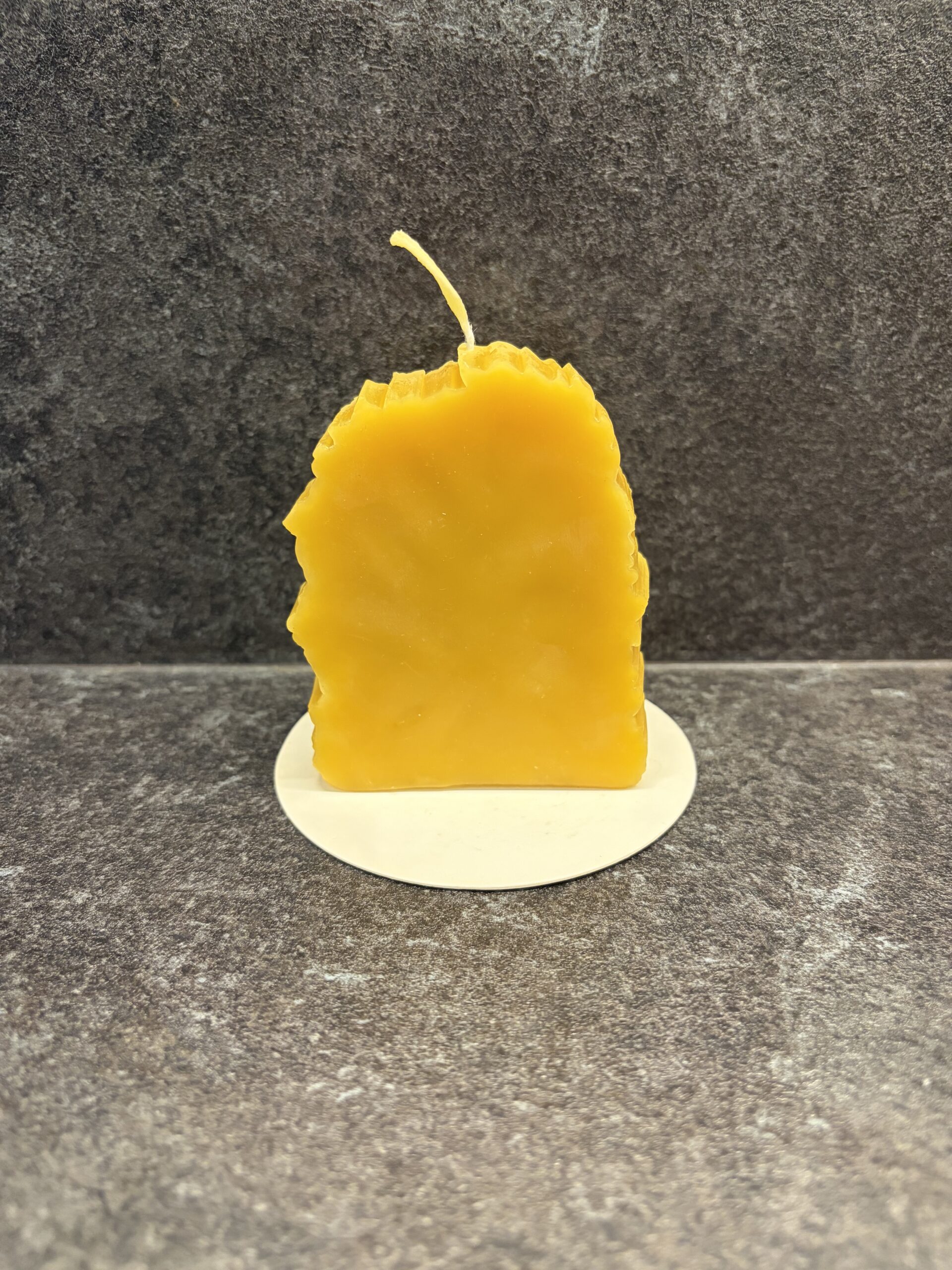 "Naine" - Mesilasvahast küünal - Image 3