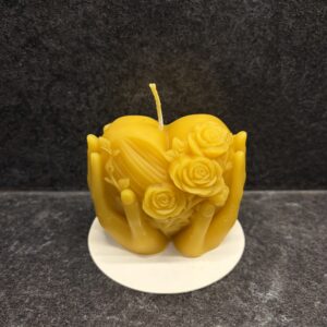 "Südamehoidja" - Mesilasvahast küünal