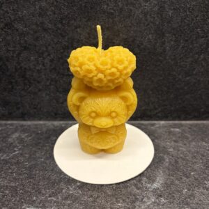 "Mesikäpa kingitus" - Mesilasvahast küünal